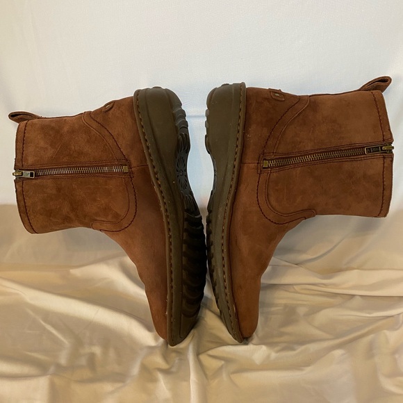 UGG SUEDE NEEVAH ANKLE BOOTS SN 1003421 Brown – size 9 - Picture 12 of 16